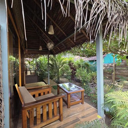 The Coast Beach Resort 아곤다 외부 사진