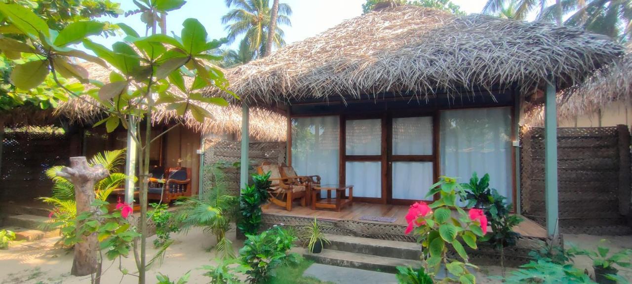 The Coast Beach Resort 아곤다 외부 사진