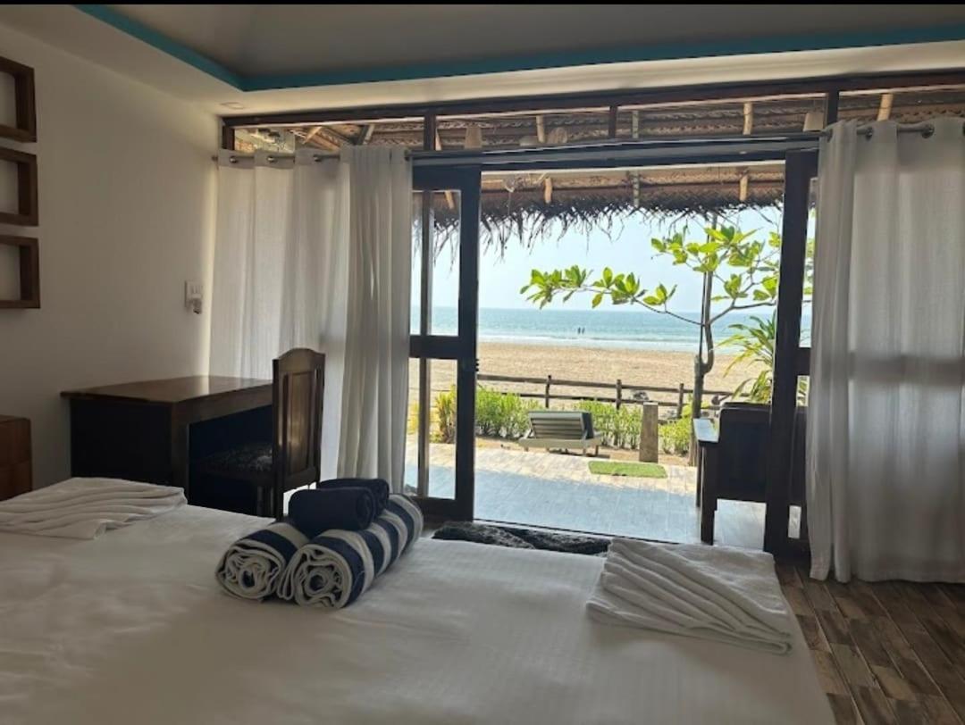 The Coast Beach Resort 아곤다 외부 사진