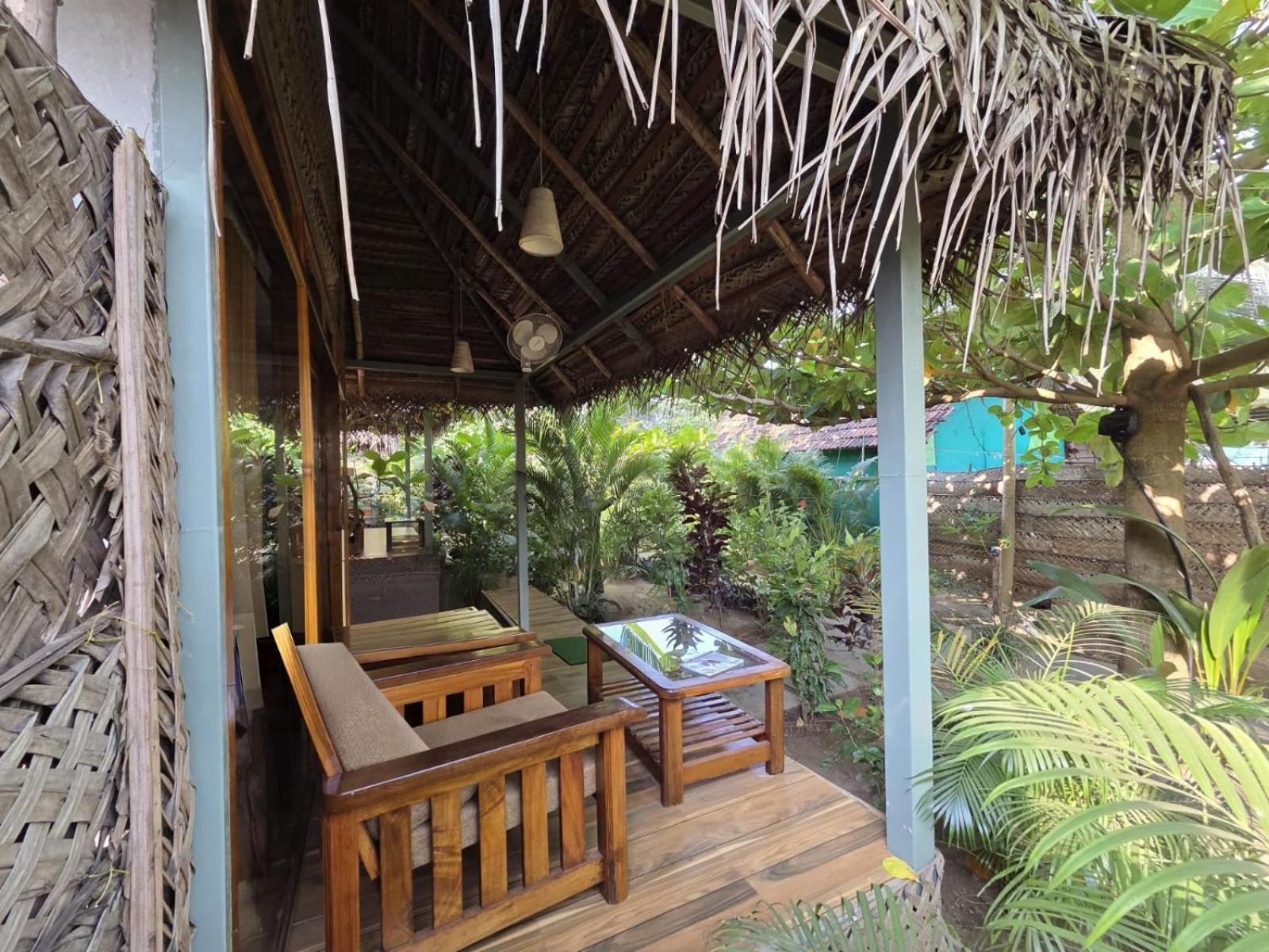 The Coast Beach Resort 아곤다 외부 사진